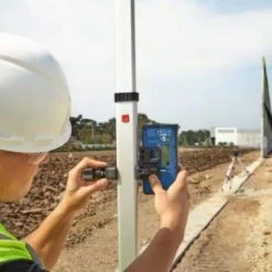 Récepteur laser Bosch 0601069L00 - LR 45 cellule de réception, support RB 45, 2x 1,5V AA piles - 0601069L00 -Mesureurs Soldes Magasin 227c98bd632c76b43188edbf49239c12